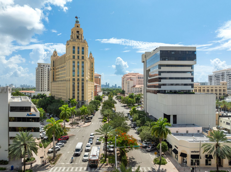 150 Alhambra Cir, Coral Gables, FL for rent - Building Photo - Image 3 of 17