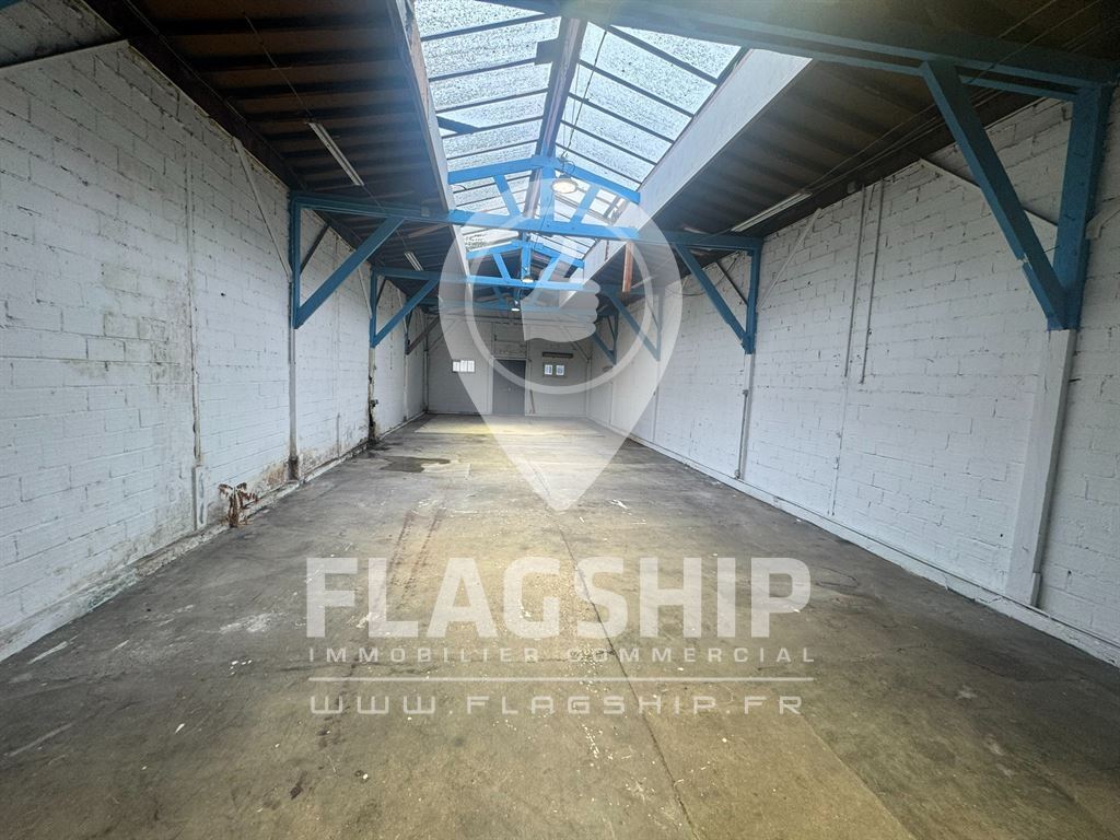 Industrial in Montreuil to rent Building Photo- Image 1 of 16