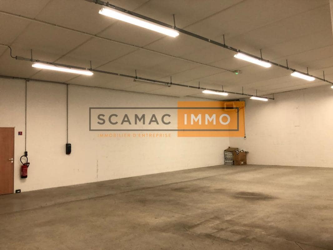 Industrial in Cergy to rent Interior Photo- Image 1 of 5