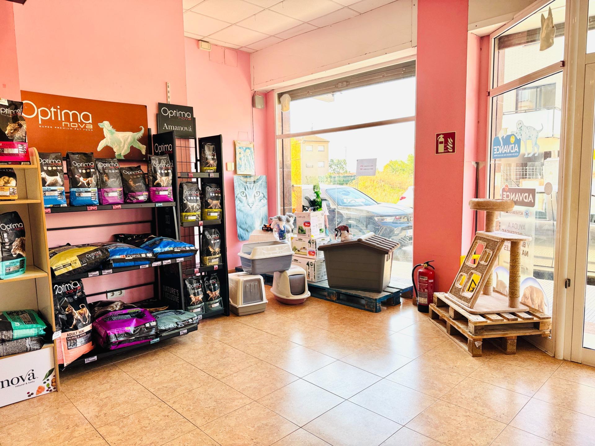 Retail in El Vendrell, Tarragona to rent Interior Photo- Image 1 of 2