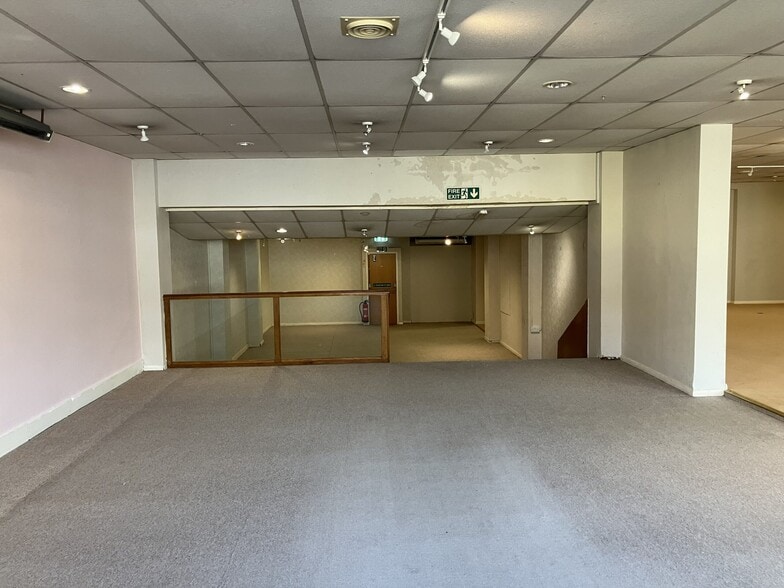 146-154 Cleethorpe Rd, Grimsby for sale - Interior Photo - Image 3 of 9