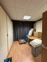 Hook Rise S, Surbiton to rent Interior Photo- Image 2 of 4