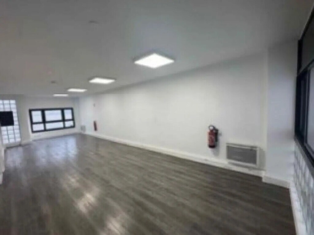 Location Bureaux 60 m² à 130 m² - Photo 1