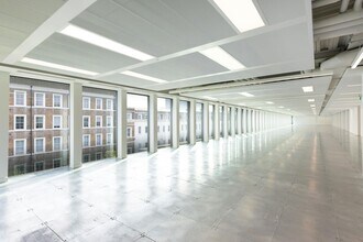 10 Eastbourne Ter, London to rent Interior Photo- Image 1 of 12