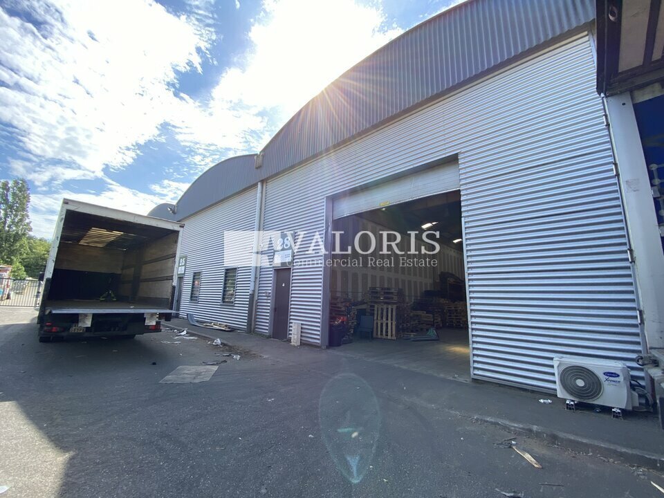 9 Rue Du Dauphiné, Saint-Priest to rent Building Photo- Image 1 of 12
