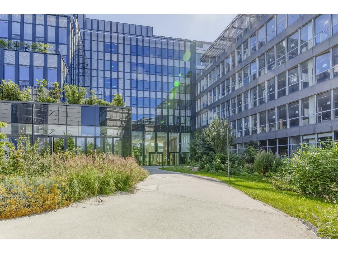 53 Boulevard Ornano, Saint-Denis to rent Building Photo- Image 1 of 17