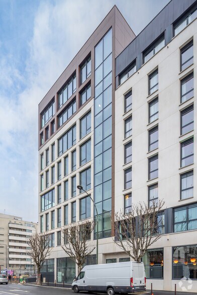 Office in Villejuif to rent - Building Photo - Image 2 of 24