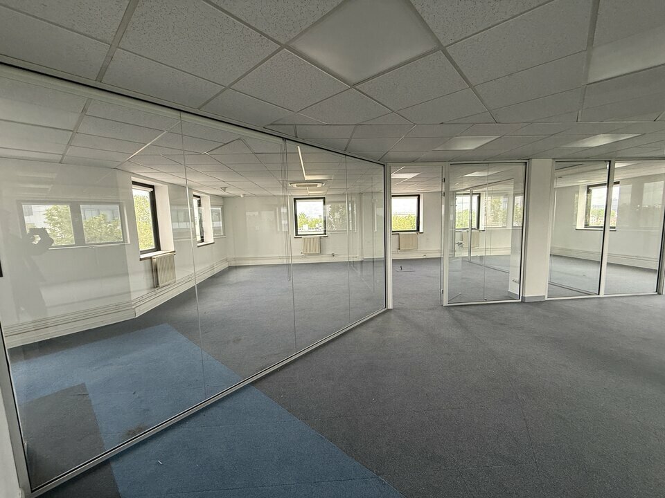 Office in Saint-Denis for sale Interior Photo- Image 1 of 7