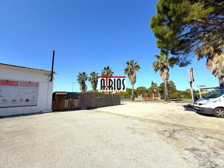 Retail in Hyères for sale - Building Photo - Image 1 of 4
