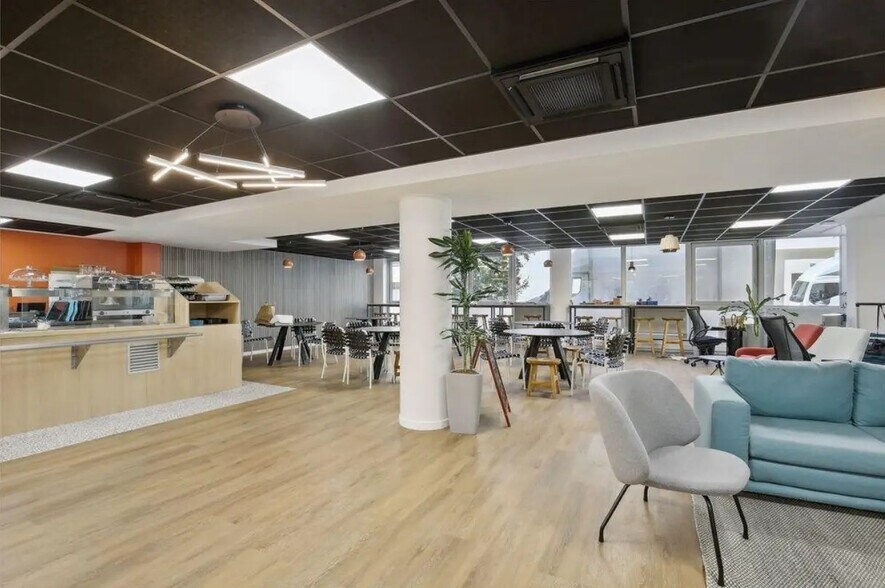 Office in Levallois-Perret to rent - Interior Photo - Image 3 of 9