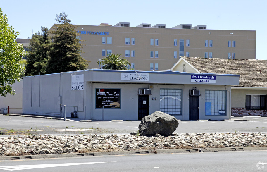 1674-1680 Broadway St, Vallejo, CA for sale - Building Photo - Image 2 of 5