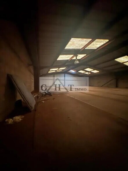 Industrial in Montreuil for sale - Interior Photo - Image 3 of 3