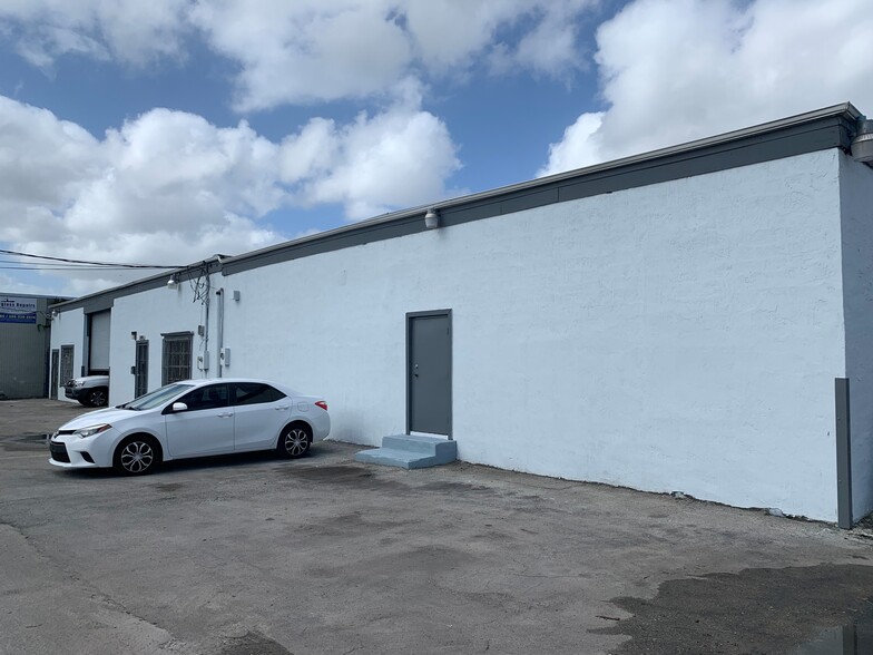 3745 NW 50th St, Miami, FL for rent - Building Photo - Image 1 of 5