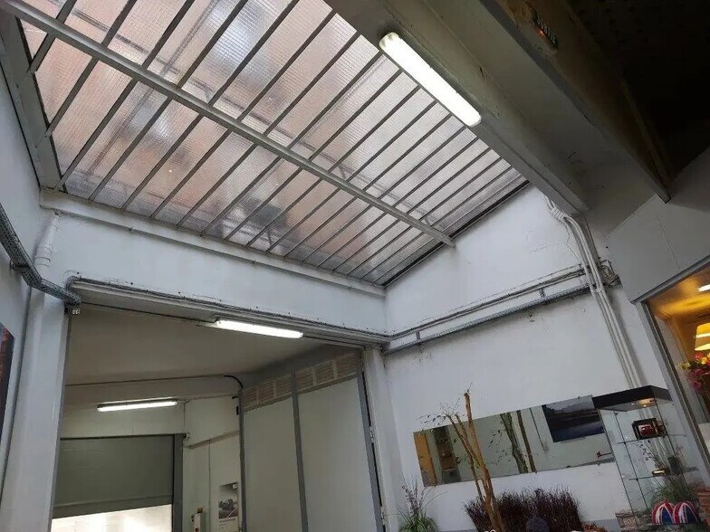 Retail in Paris for sale - Building Photo - Image 2 of 5