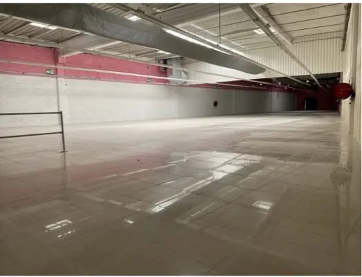 Location Commerce 1 203 m² - Photo 1