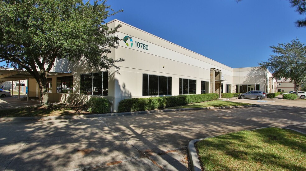 10780-10798 Kempwood Dr, Houston, TX for rent - Building Photo - Image 2 of 5