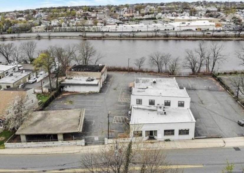 165 & 171 River Road, North Arlington portfolio of 2 properties for sale on LoopNet.co.uk - Building Photo - Image 3 of 10