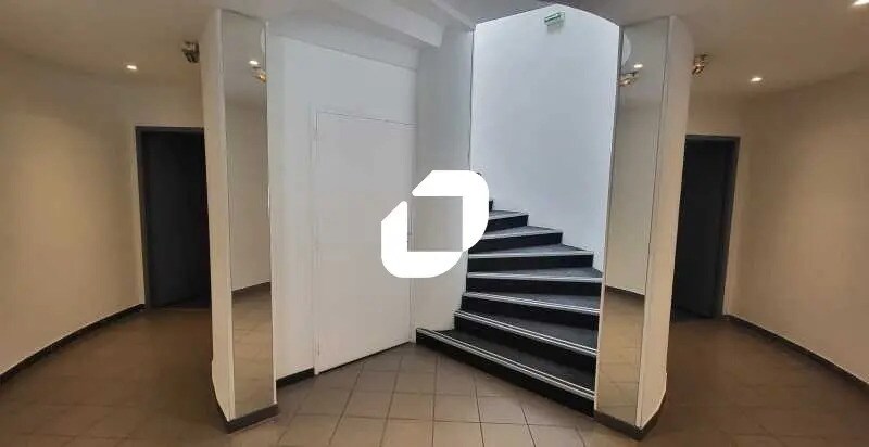 Office in Mérignac to rent - Interior Photo - Image 3 of 7