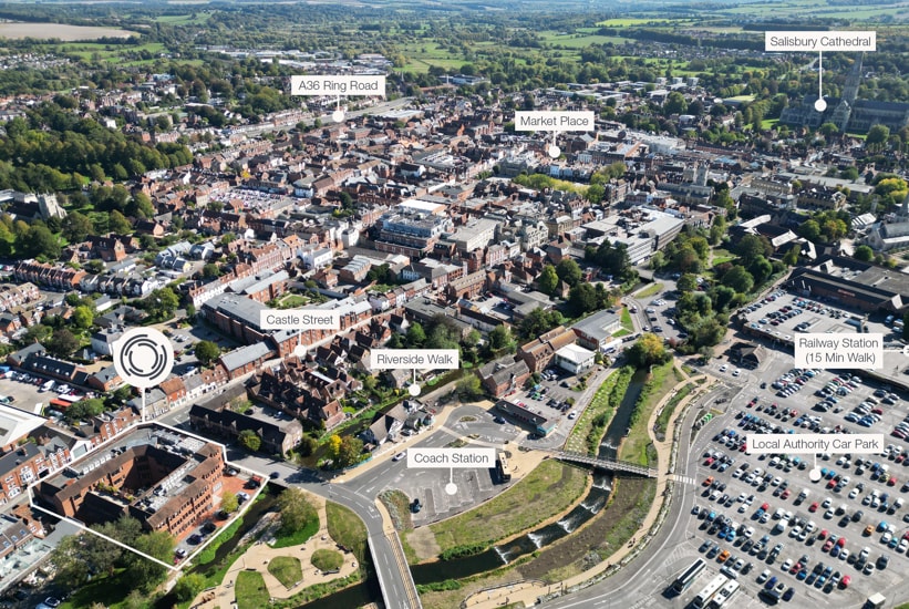 123 Castle St, Salisbury to rent - Aerial - Image 2 of 19