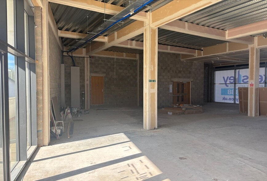 Fox St, Preston to rent - Building Photo - Image 3 of 8