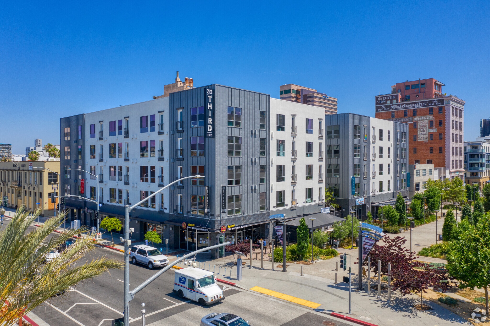 210 E 3rd St, Long Beach, CA to rent Primary Photo- Image 1 of 7