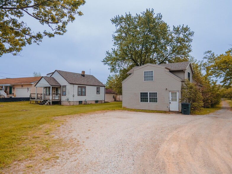 1298 Ashland Rd, Mansfield, OH for sale - Primary Photo - Image 1 of 42