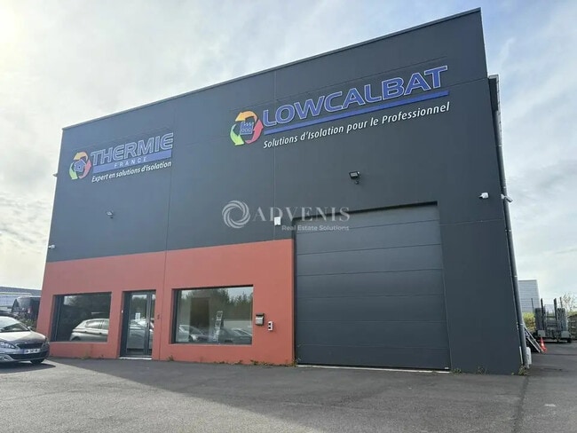 Location Local d'activités 576 m²