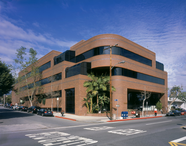 11999 San Vicente Blvd, Los Angeles, CA for rent - Building Photo - Image 2 of 3