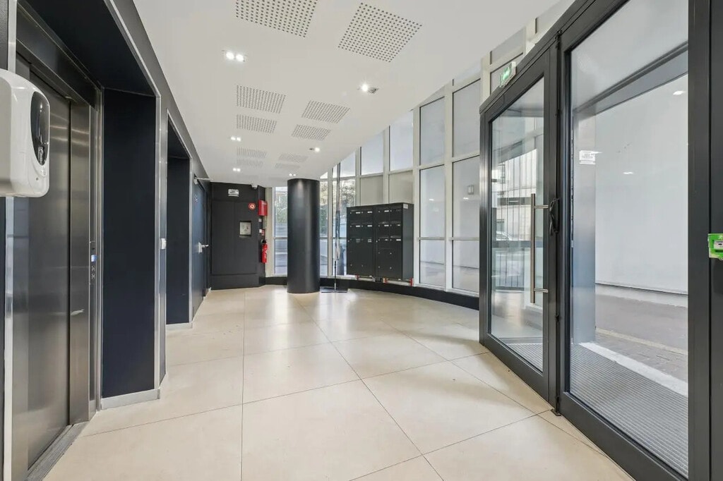 Location Bureaux 187 m² à 423 m² - Photo 1