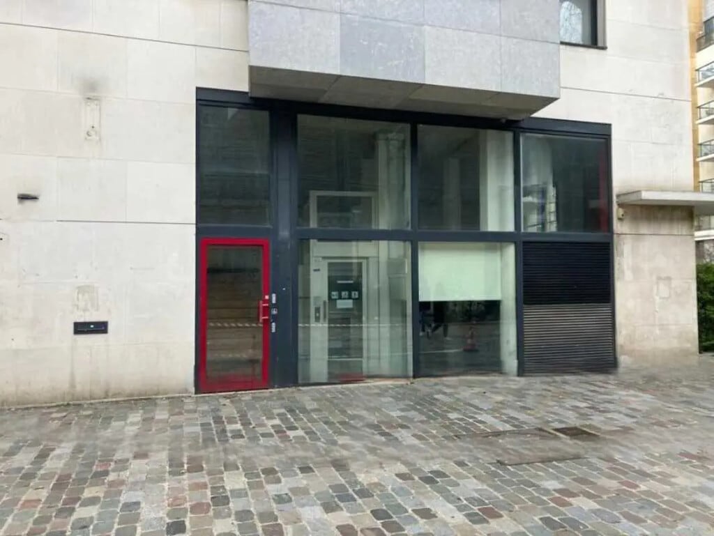 Location Bureaux 388 m² - Photo 1