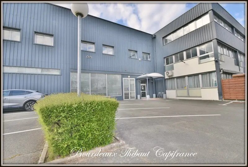 Location Bureaux 135 m² - Photo 1