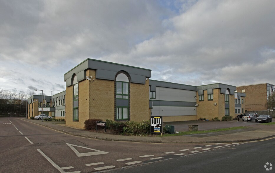 Caxton Way, Stevenage for sale - Primary Photo - Image 1 of 1