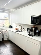 22 Upper Brook St, London to rent Interior Photo- Image 2 of 4