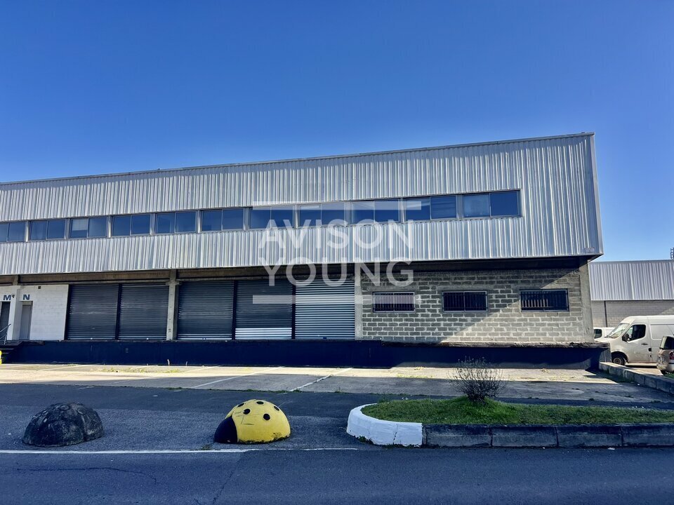 Industrial in Aulnay-sous-Bois to rent Building Photo- Image 1 of 13