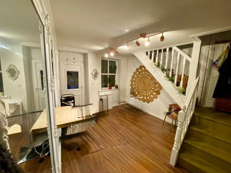 5 Anderton St, Chorley to rent - Building Photo - Image 2 of 4