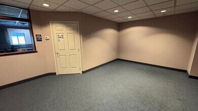 2925 William Penn Hwy, Easton, PA to rent Interior Photo- Image 2 of 8