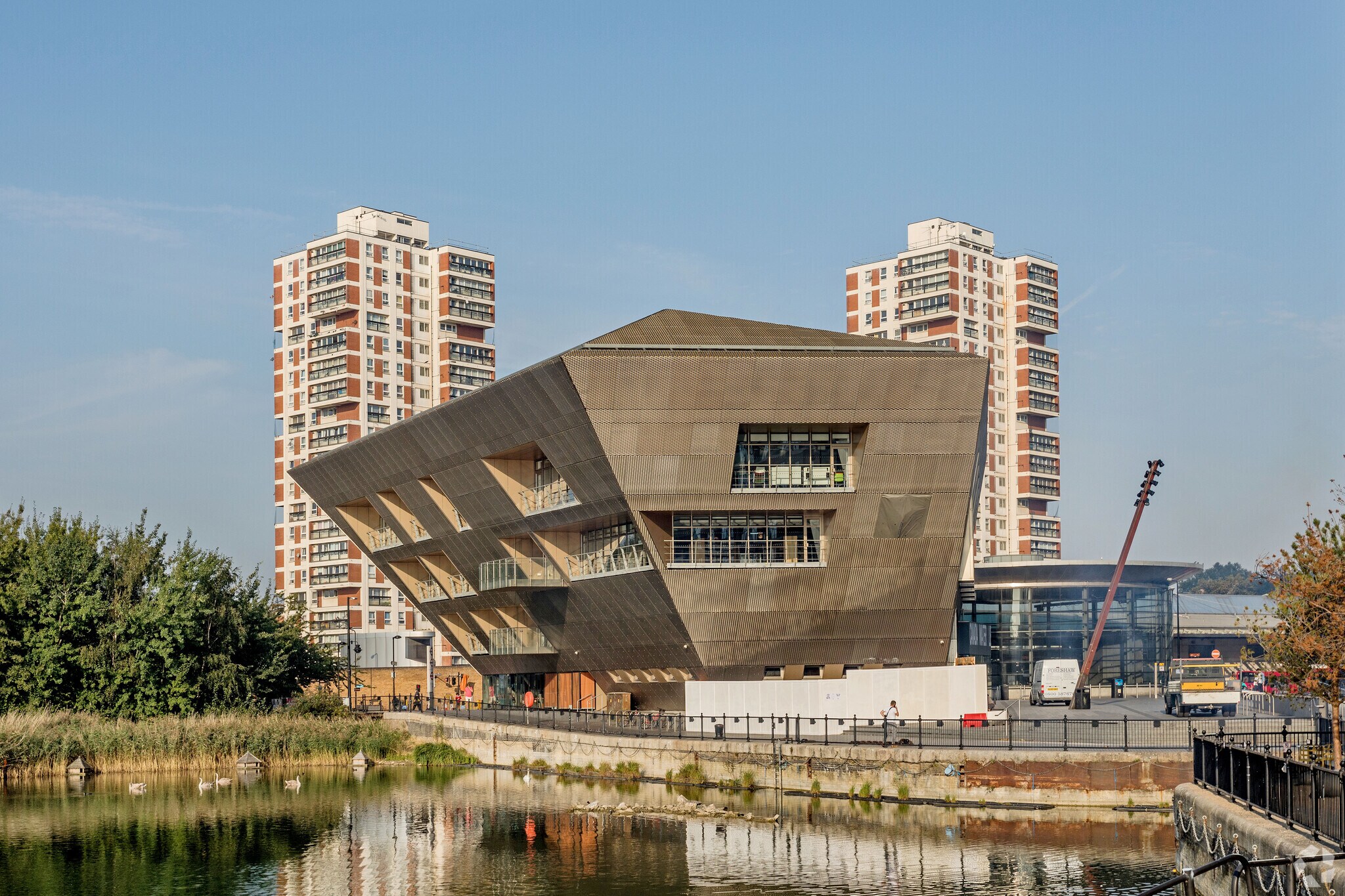 21 Surrey Quays Rd, London for sale Primary Photo- Image 1 of 1