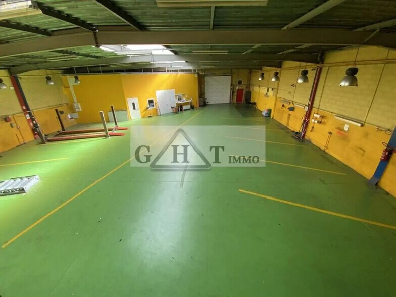 Industrial in Montreuil to rent - Interior Photo - Image 3 of 7