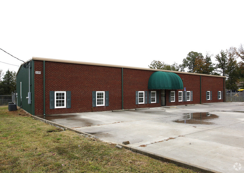 2325 Jason Industrial Pky, Winston, GA for rent - Primary Photo - Image 1 of 9