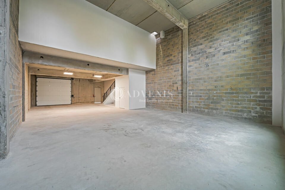 Light Industrial in Serris to rent Interior Photo- Image 1 of 13