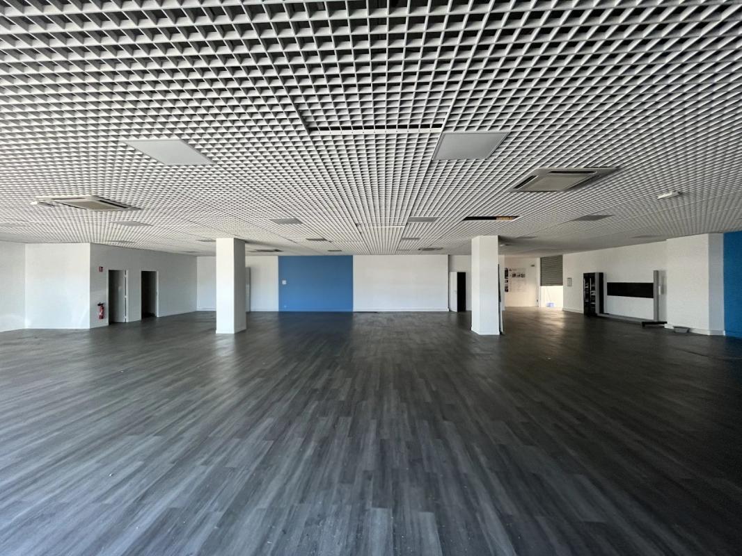 Retail in La Garde to rent Interior Photo- Image 1 of 8