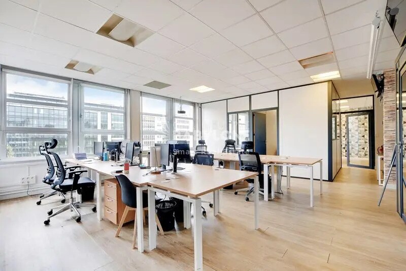 Office in Neuilly-sur-Seine to rent - Interior Photo - Image 1 of 12