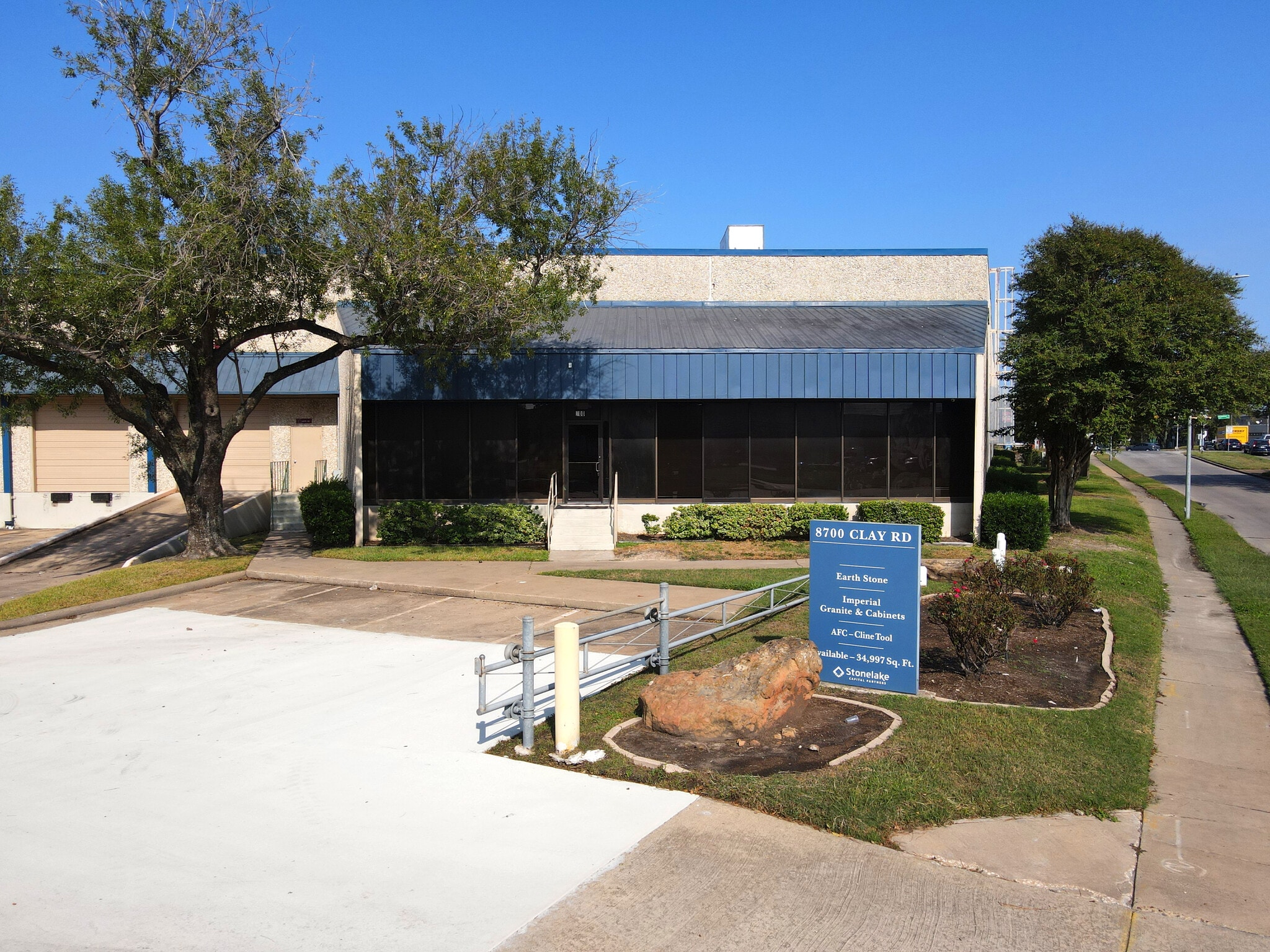 8700 Clay Rd, Houston, TX to rent Building Photo- Image 1 of 4
