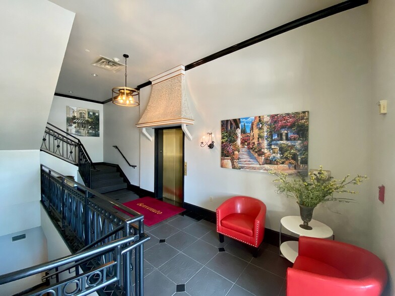 55 Main St, Colleyville, TX for rent - Lobby - Image 2 of 9