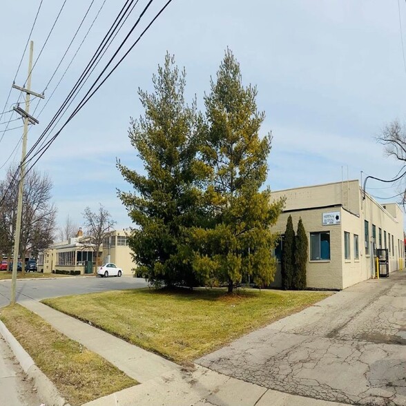 23330 Pinewood St, Warren, MI for sale - Building Photo - Image 2 of 5