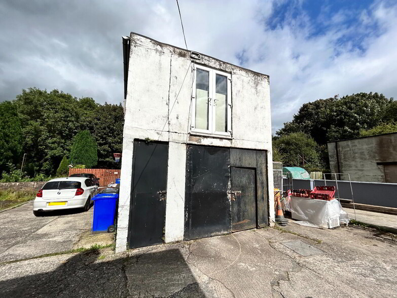 83 Church St, Antrim for sale - Building Photo - Image 2 of 3