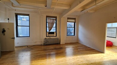 134 W 26th St, New York, NY for rent Interior Photo- Image 1 of 4