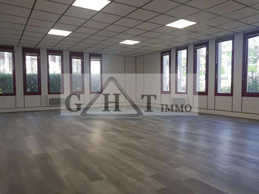 Location Bureaux 120 m² - Photo 1