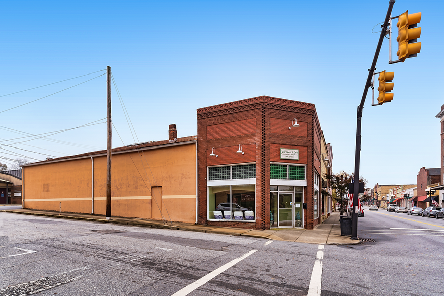 226 E Main St, Union, SC for sale - Building Photo - Image 1 of 45