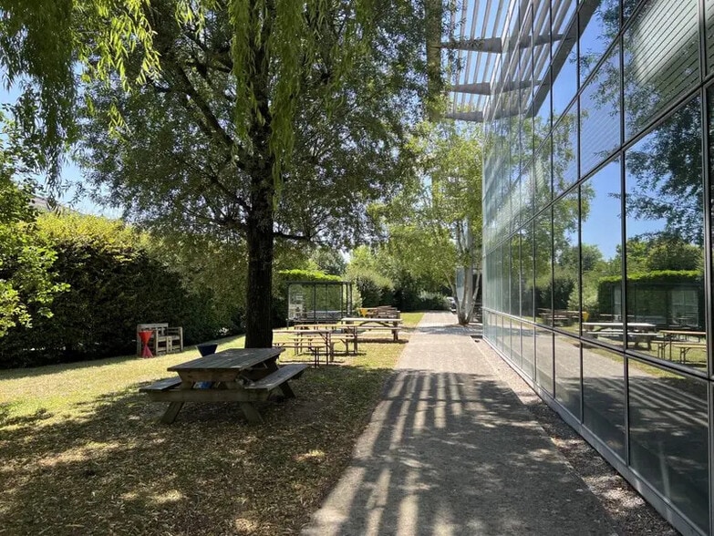 Office in Roissy-en-France to rent - Building Photo - Image 1 of 17